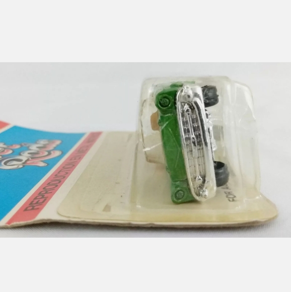 80 Street Rods 57 Chevy Metallic Green Convertible - Picture 5 of 8